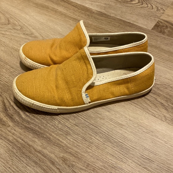 Toms slip on - Picture 1 of 1